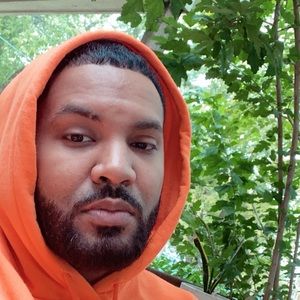 Meet your Posher, Carlos